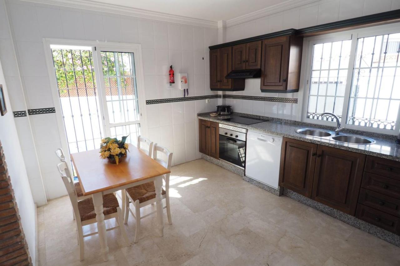 Nerja Paradise Rentals - Villa Victoria Bagian luar foto
